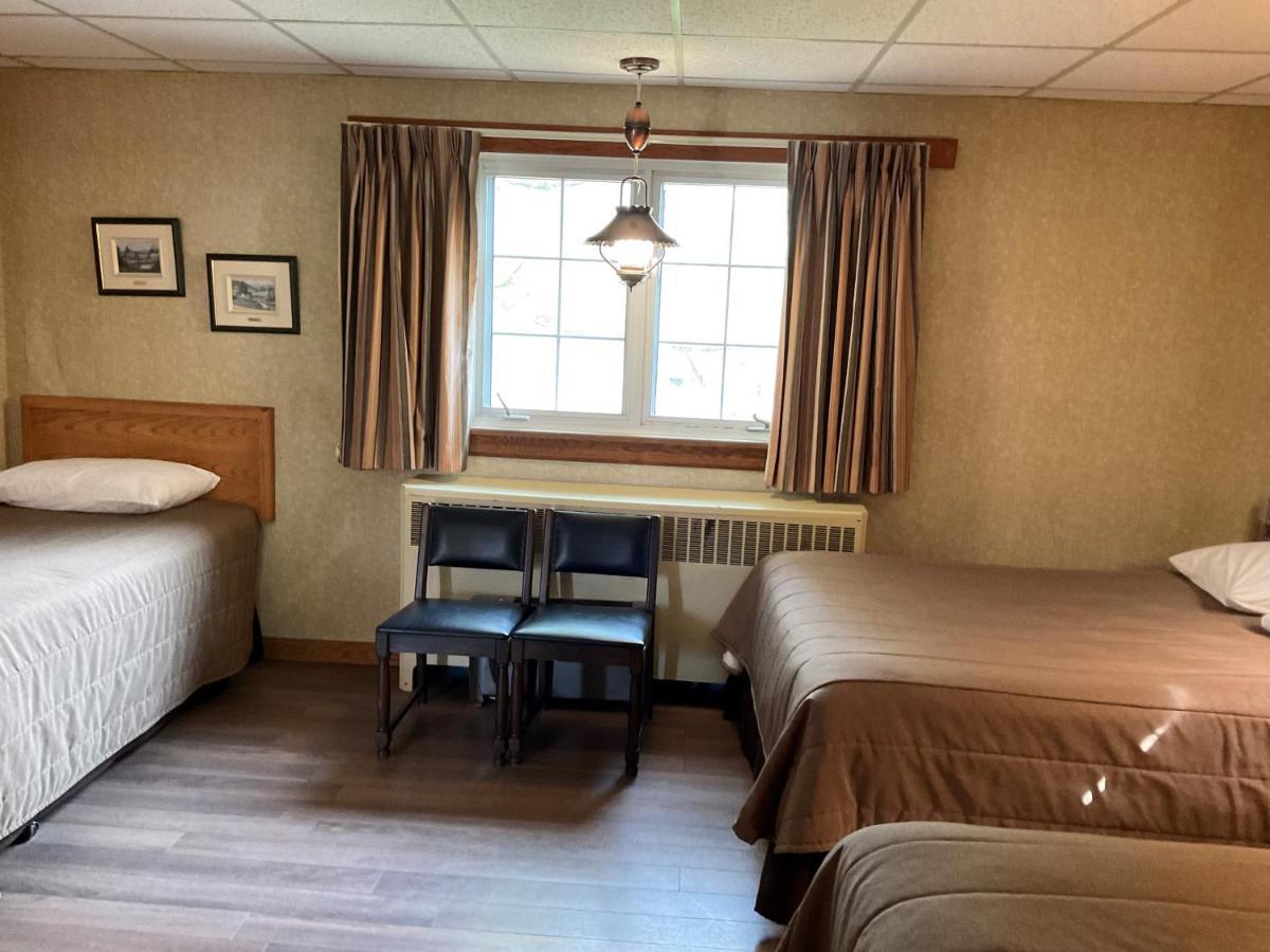 Motel & Hotel La Paysanne Sherbrooke Eksteriør billede