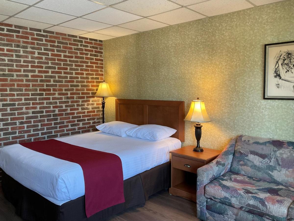 Motel & Hotel La Paysanne Sherbrooke Eksteriør billede