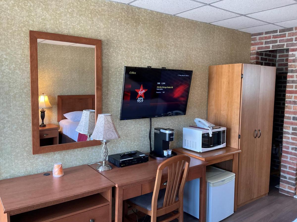 Motel & Hotel La Paysanne Sherbrooke Eksteriør billede