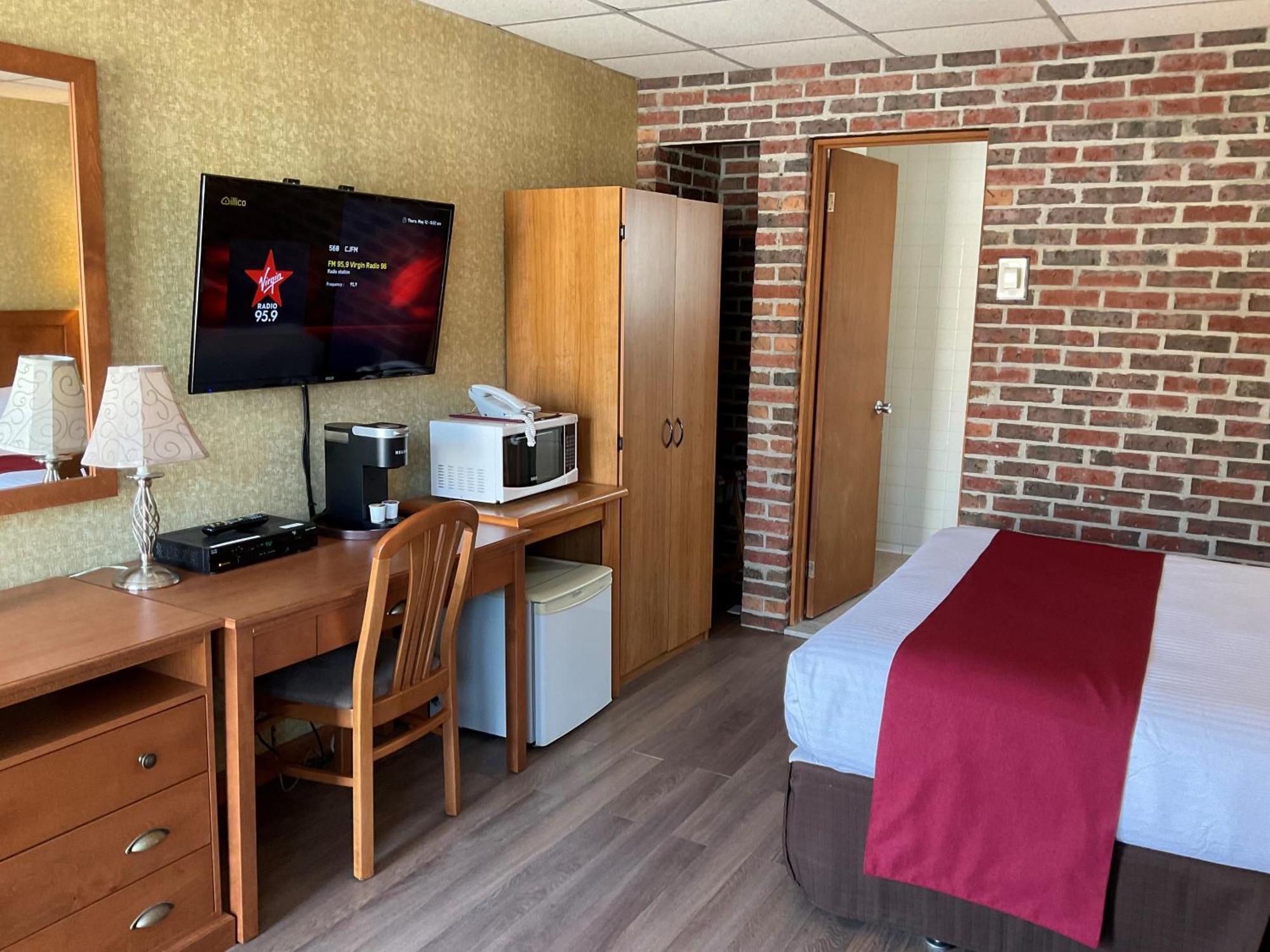 Motel & Hotel La Paysanne Sherbrooke Eksteriør billede