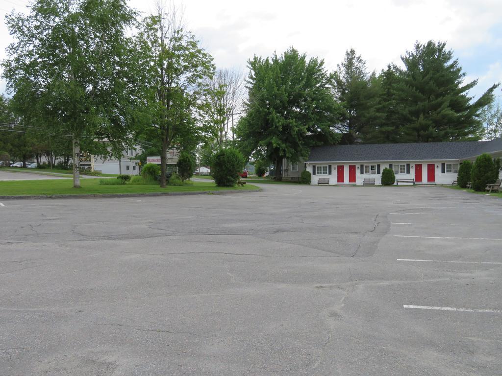 Motel & Hotel La Paysanne Sherbrooke Eksteriør billede