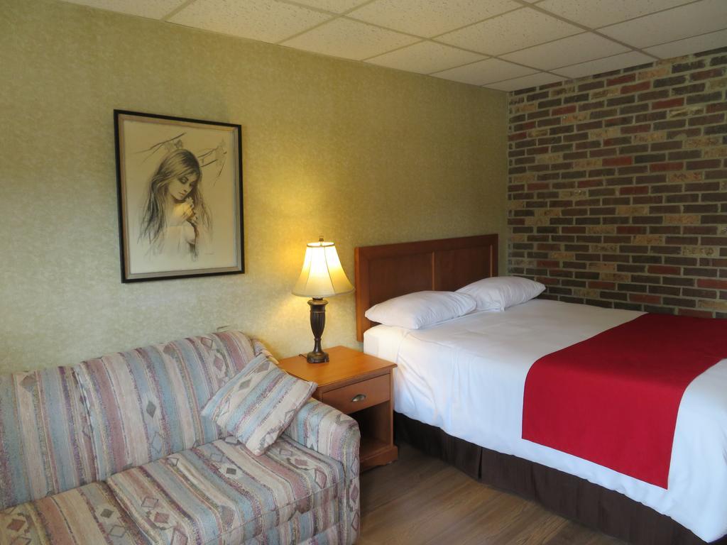 Motel & Hotel La Paysanne Sherbrooke Eksteriør billede
