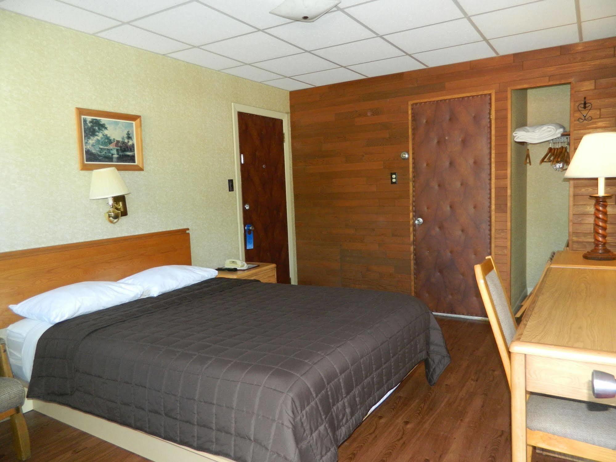 Motel & Hotel La Paysanne Sherbrooke Eksteriør billede