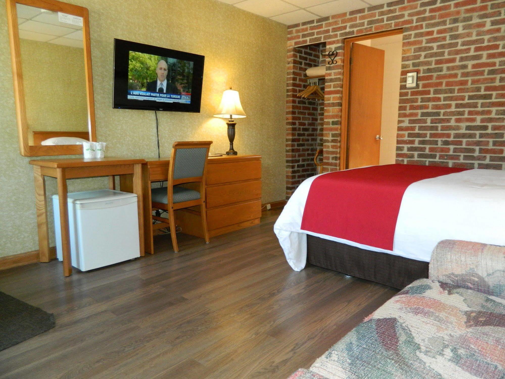 Motel & Hotel La Paysanne Sherbrooke Eksteriør billede